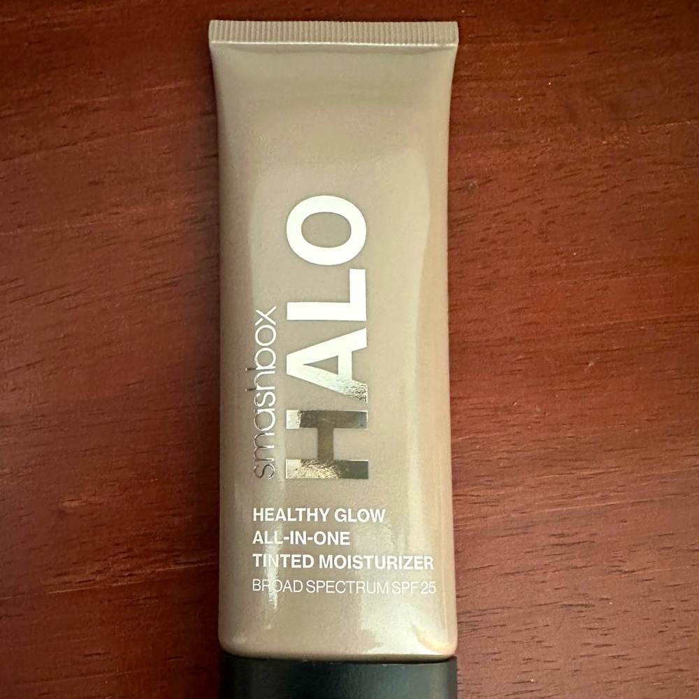 Smashbox Halo Light Medium Tinted Moisturizer SPF 25
